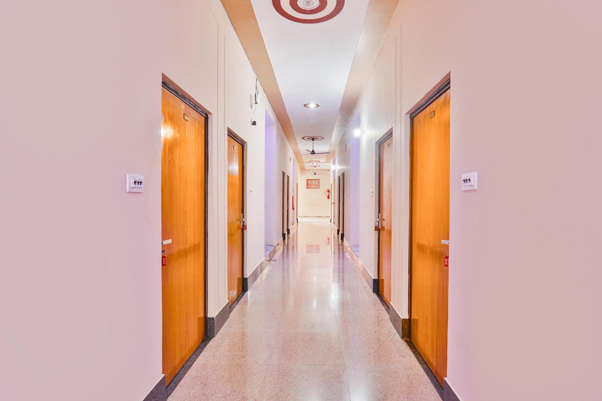 Fabhotel Shree Venkatesh Nileyam Ayodhya Exterior foto